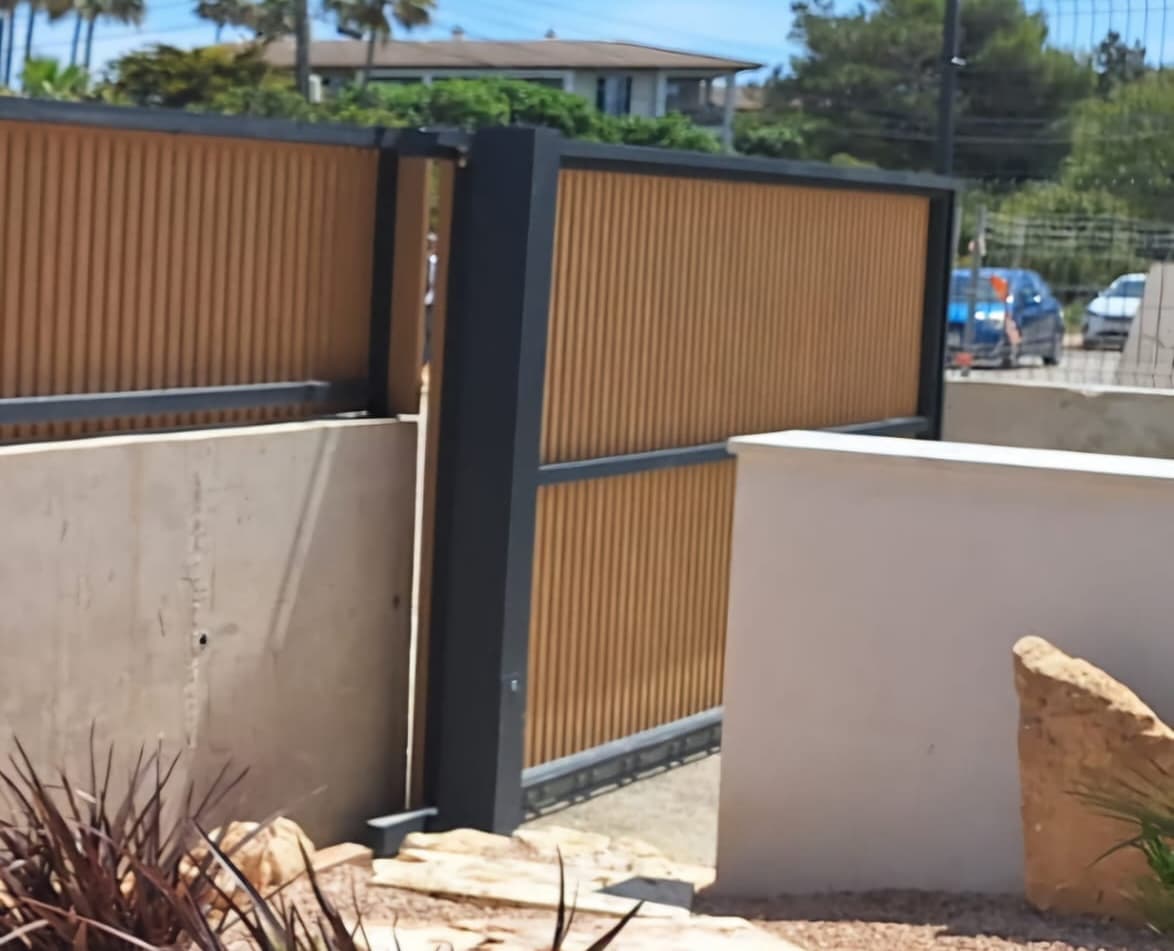 KERIVA AXIS: pilar motorizado 150x150 mm para puertas correderas - Imagen adicional 1